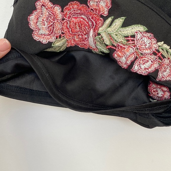 Women’s Black Romper with Floral Design - Picture 5 of 7